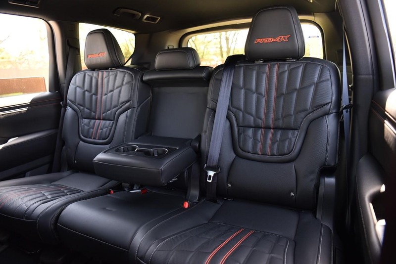 Nissan Armada Vehicle Image 31
