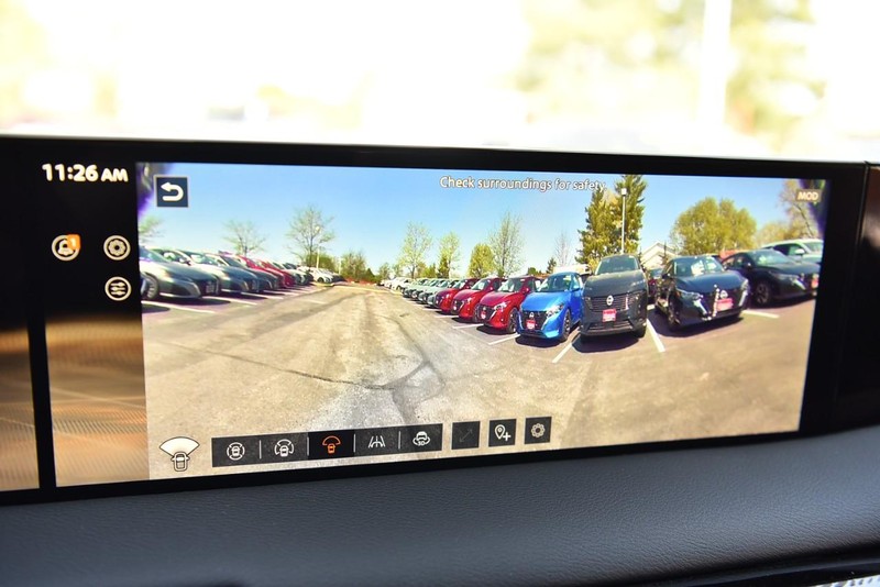 Nissan Armada Vehicle Image 19