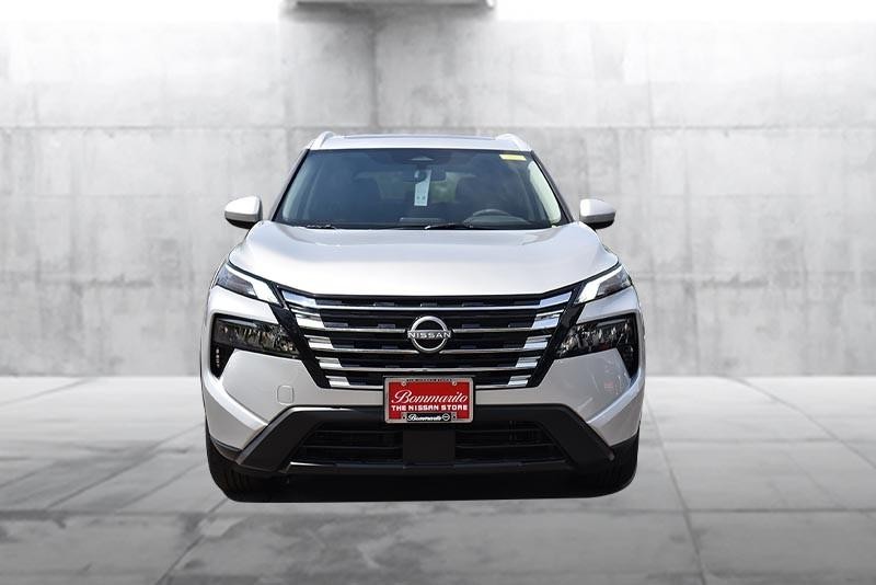 Nissan Rogue Vehicle Image 04