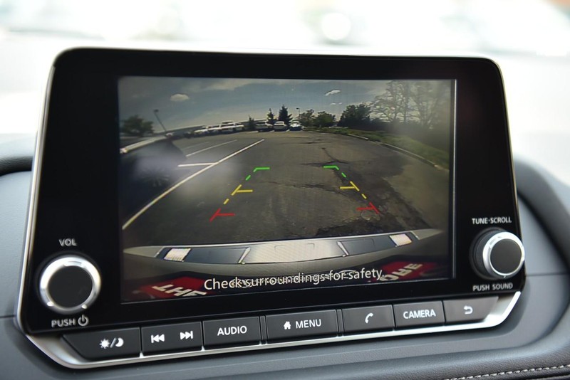 Nissan Rogue Vehicle Image 13