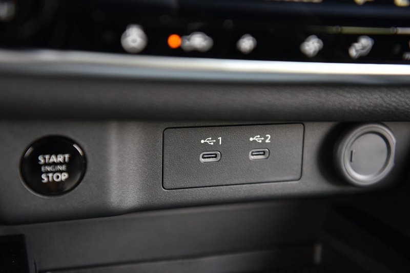 Nissan Rogue Vehicle Image 16