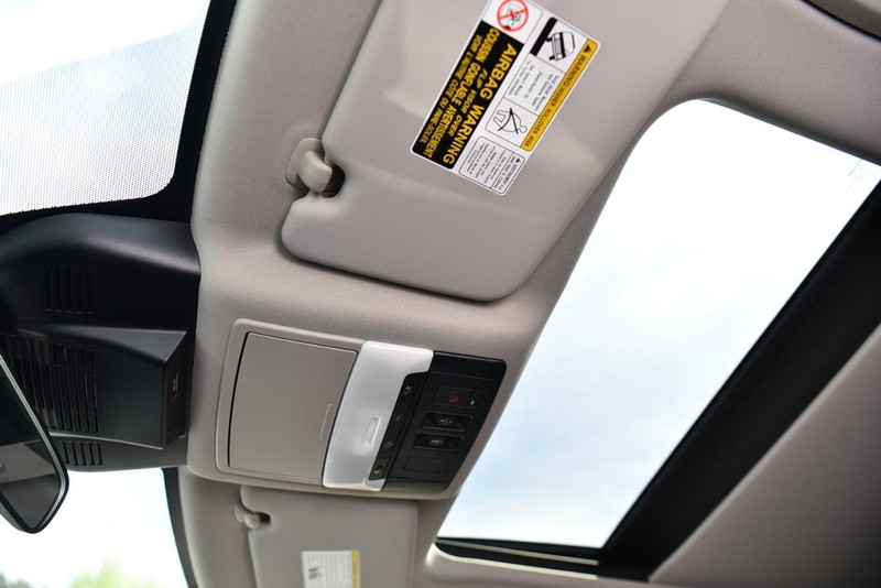 Nissan Rogue Vehicle Image 21