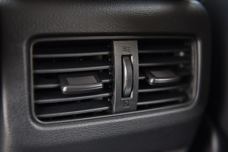 Nissan Rogue Vehicle Image 23