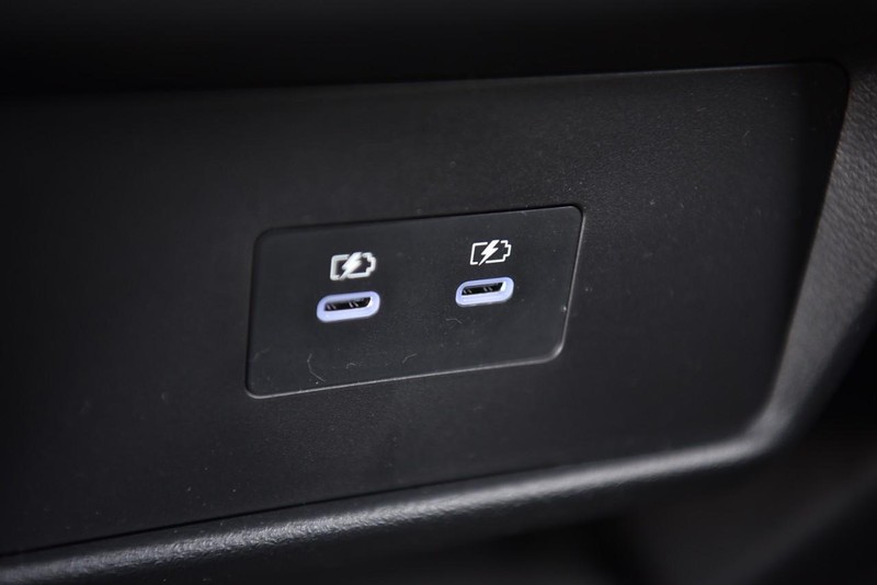 Nissan Rogue Vehicle Image 24