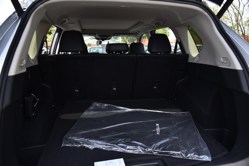 Nissan Rogue Vehicle Image 25