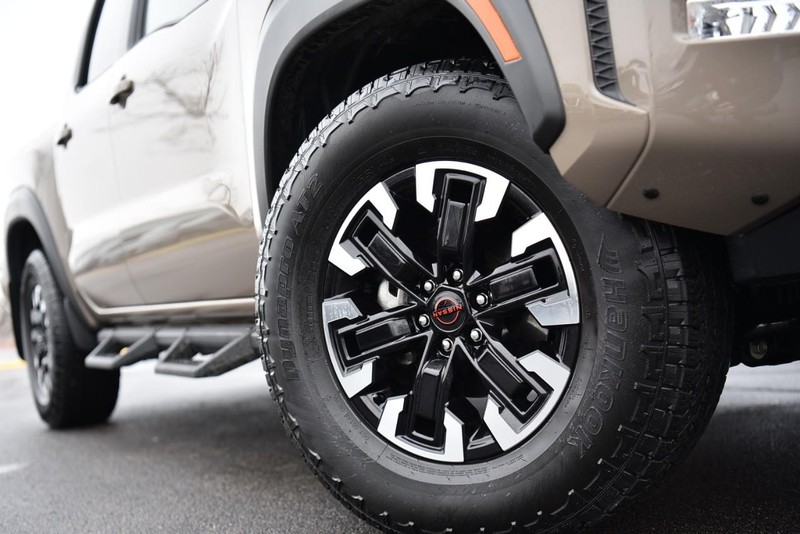 Nissan Frontier Vehicle Image 03