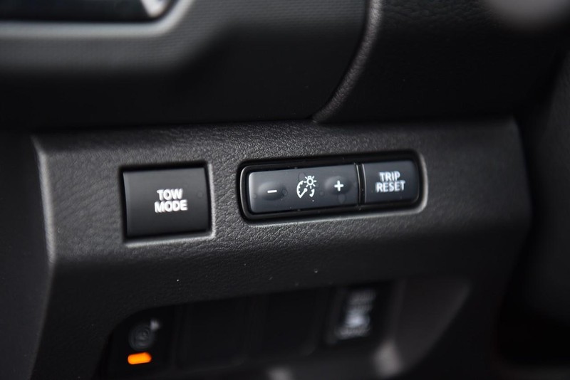 Nissan Frontier Vehicle Image 13