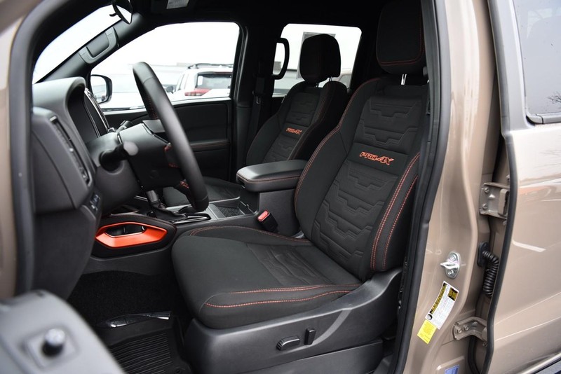 Nissan Frontier Vehicle Image 23