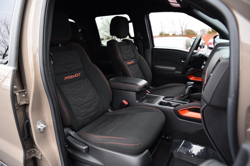 Nissan Frontier Vehicle Image 24
