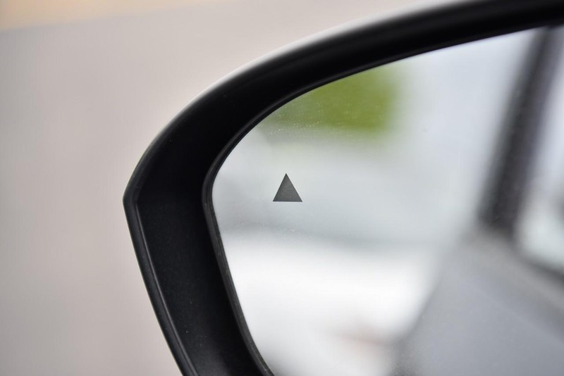 Nissan Rogue Vehicle Image 10