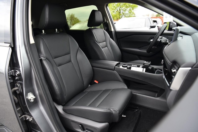 Nissan Rogue Vehicle Image 20