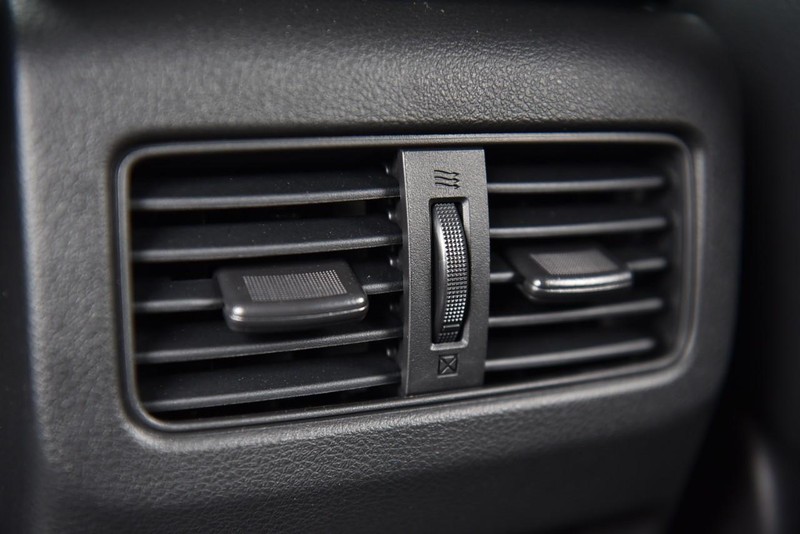 Nissan Rogue Vehicle Image 22