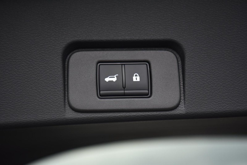 Nissan Rogue Vehicle Image 25