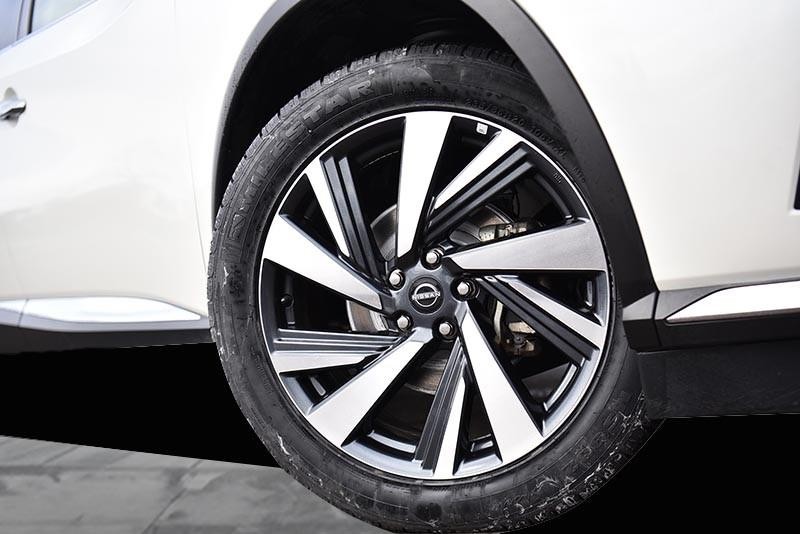 Nissan Murano Vehicle Image 03