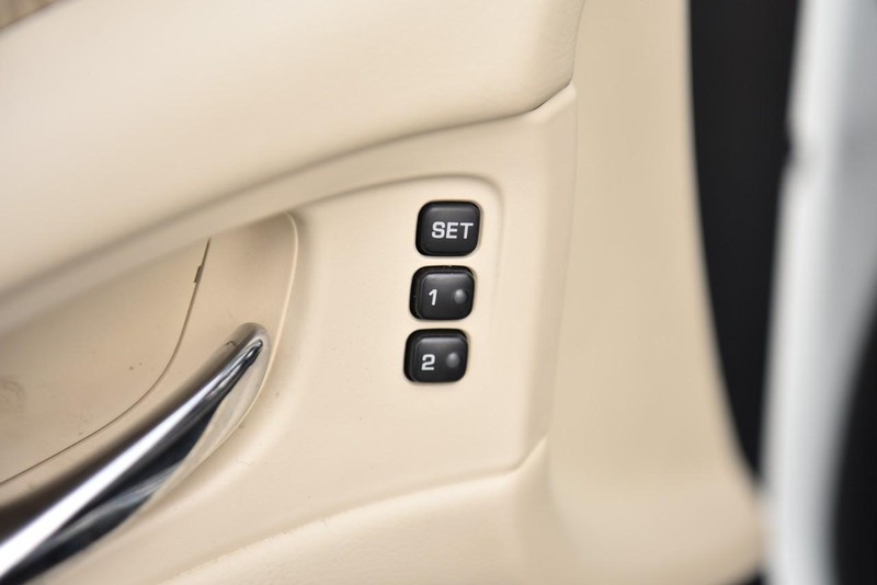 Nissan Murano Vehicle Image 09