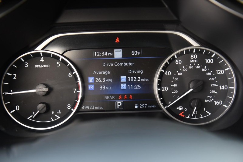 Nissan Murano Vehicle Image 13