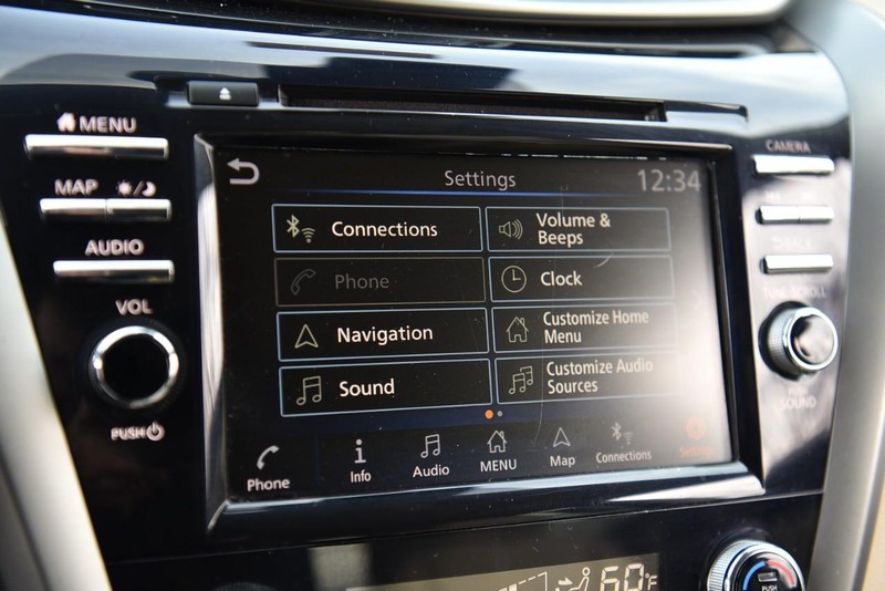 Nissan Murano Vehicle Image 18