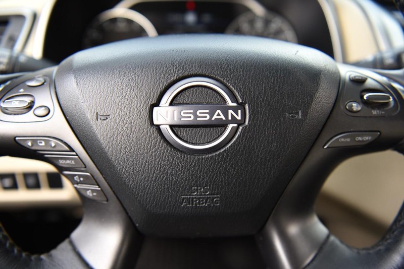 Nissan Murano Vehicle Image 19