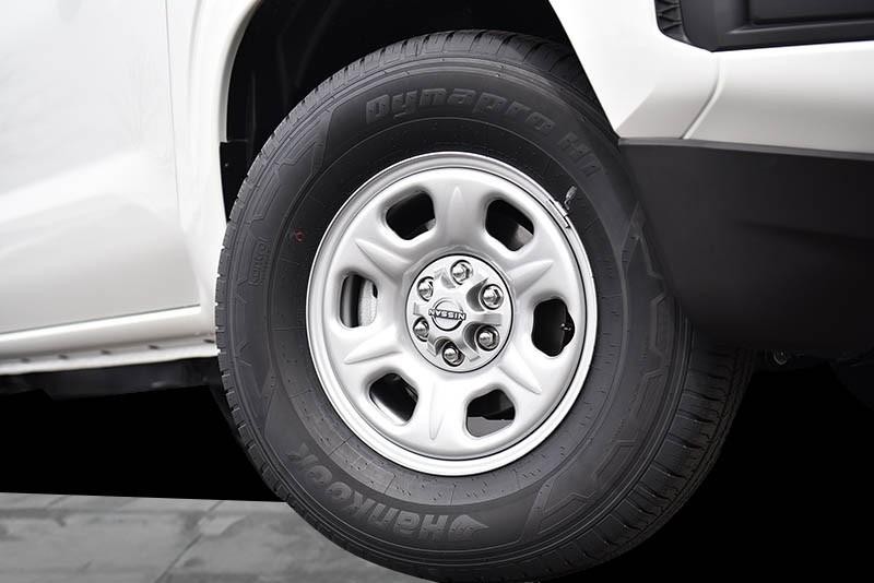 Nissan Frontier Vehicle Image 03