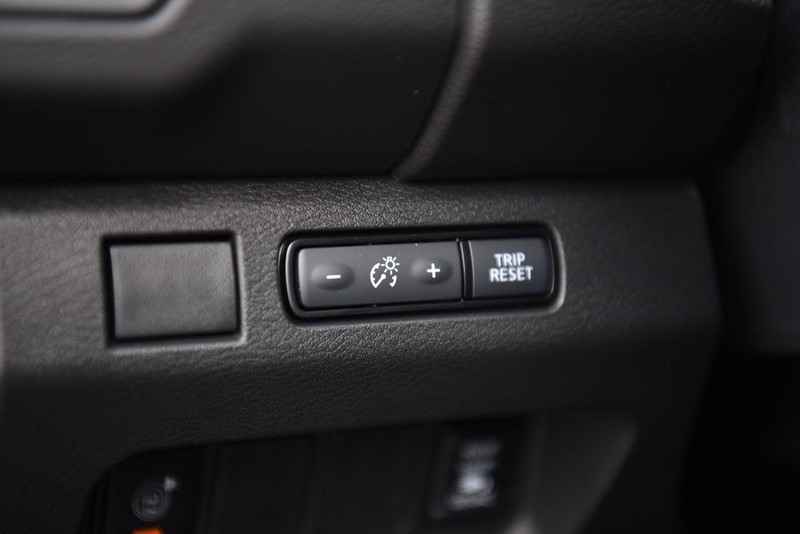 Nissan Frontier Vehicle Image 13