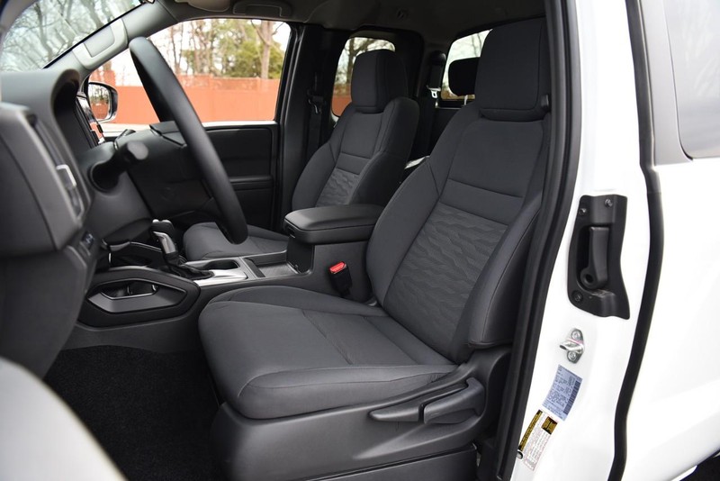 Nissan Frontier Vehicle Image 22