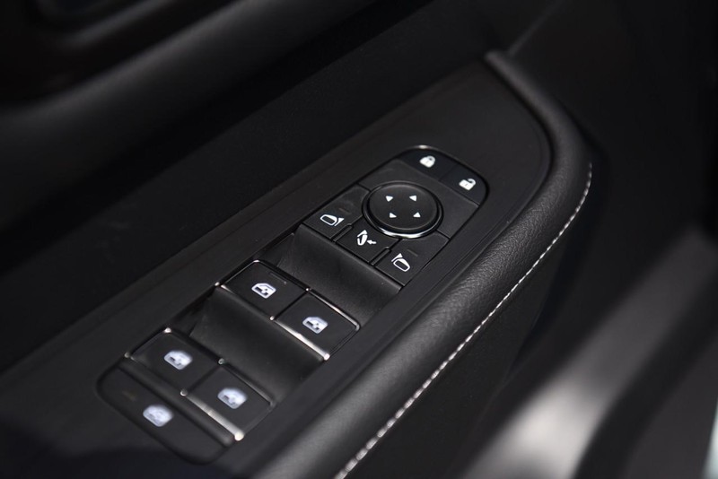 Nissan Armada Vehicle Image 09
