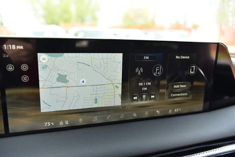 Nissan Armada Vehicle Image 16
