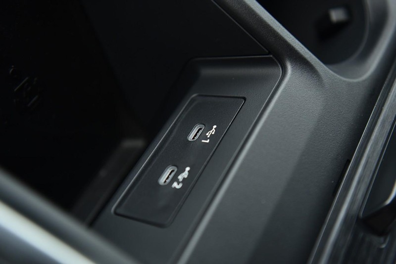 Nissan Armada Vehicle Image 18