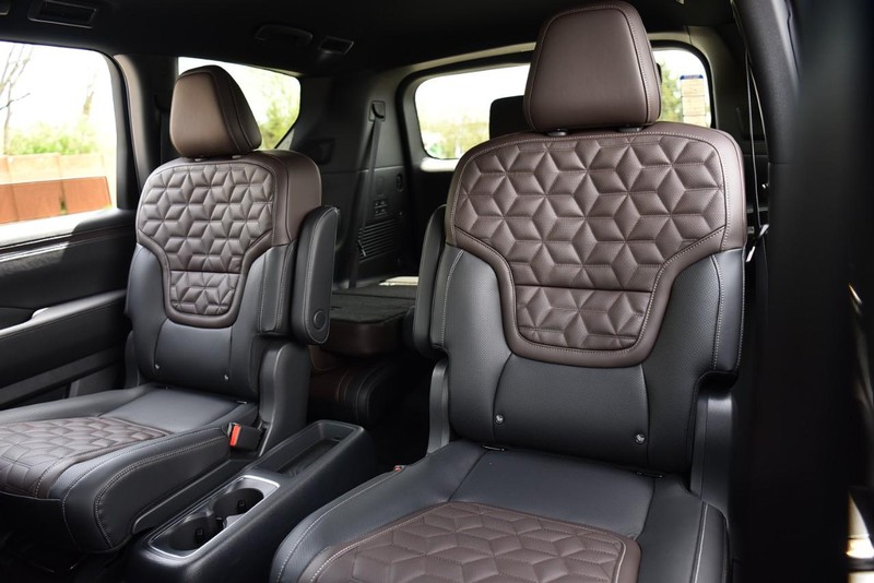 Nissan Armada Vehicle Image 29