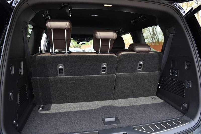 Nissan Armada Vehicle Image 33