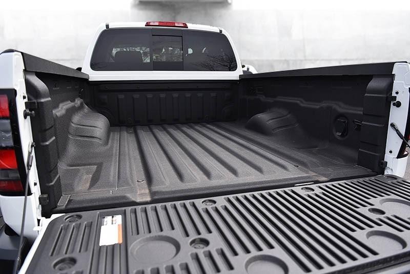 Nissan Frontier Vehicle Image 07