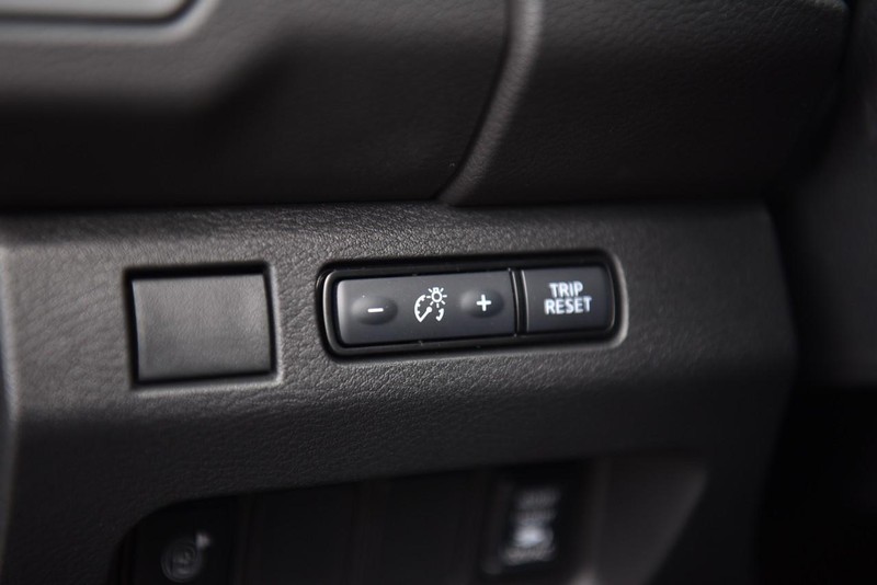 Nissan Frontier Vehicle Image 13