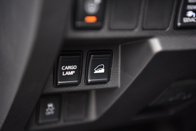 Nissan Frontier Vehicle Image 14