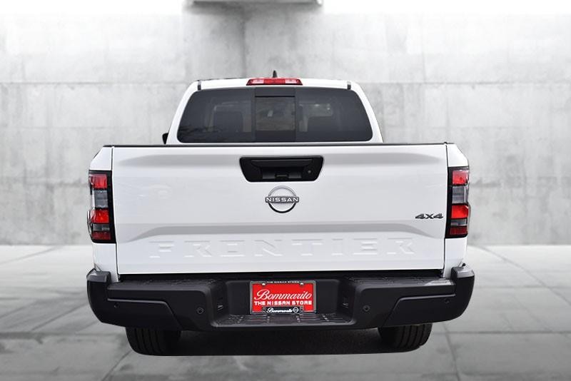 Nissan Frontier Vehicle Image 06