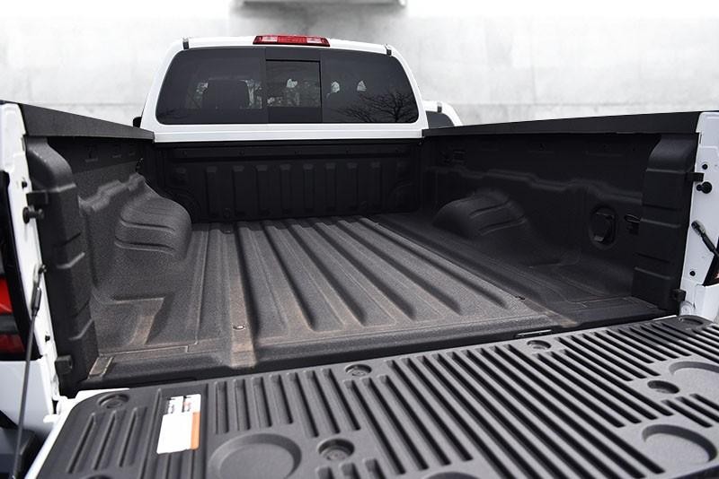 Nissan Frontier Vehicle Image 07