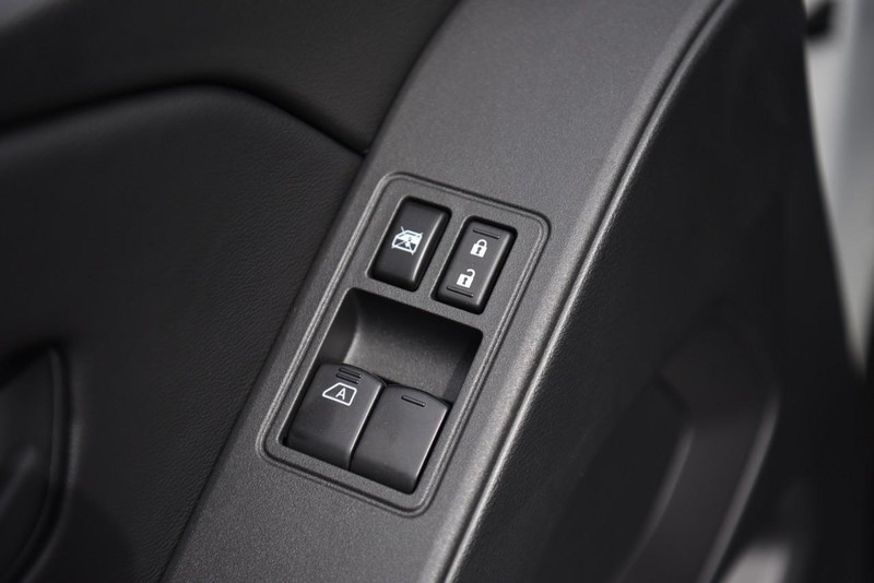 Nissan Frontier Vehicle Image 11
