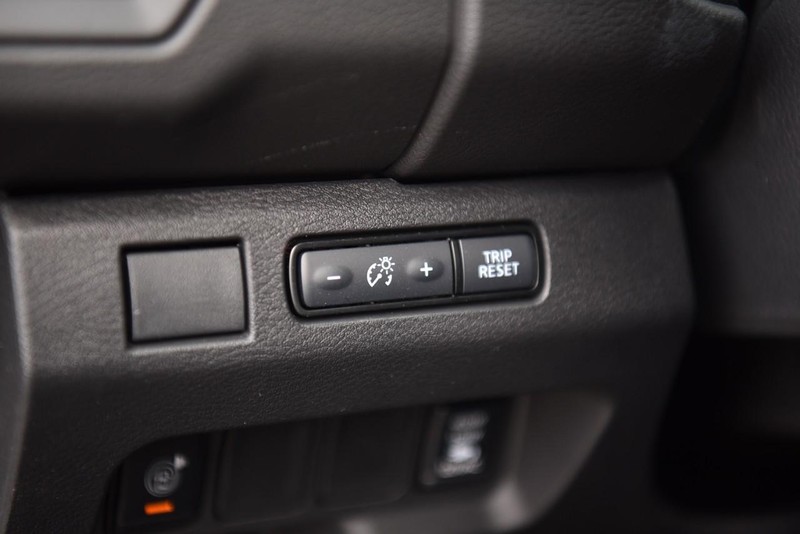 Nissan Frontier Vehicle Image 13