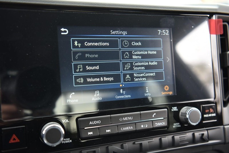 Nissan Frontier Vehicle Image 20