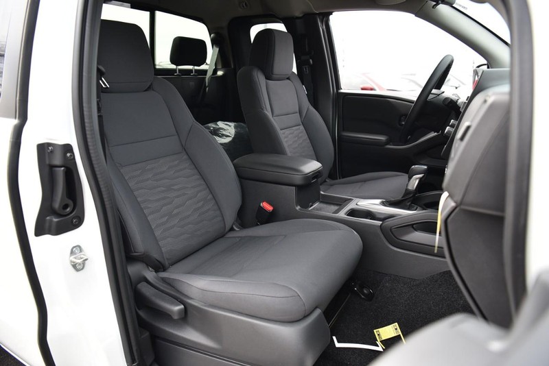 Nissan Frontier Vehicle Image 23