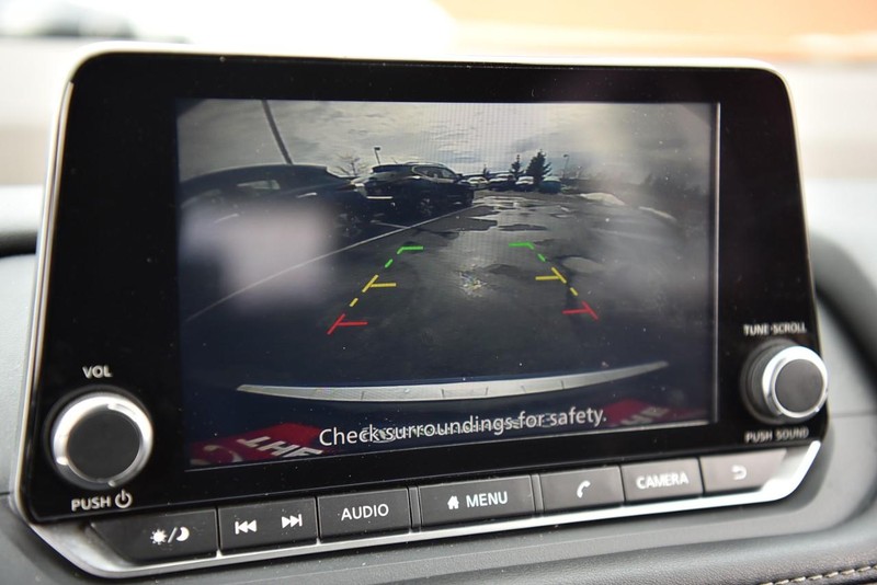 Nissan Rogue Vehicle Image 12