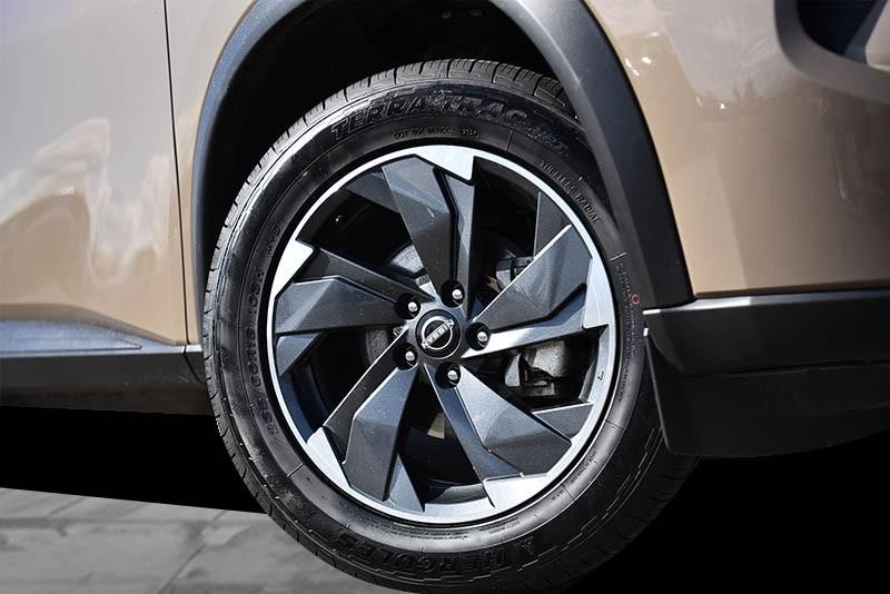 Nissan Rogue Vehicle Image 03