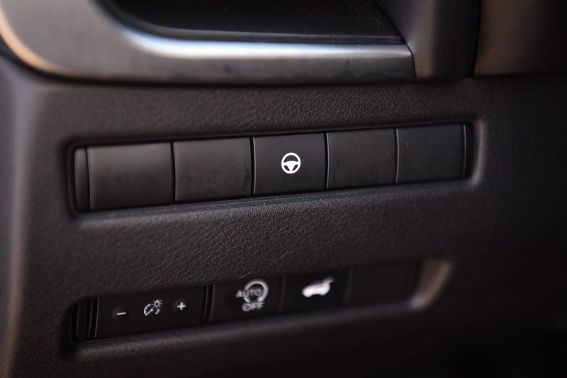 Nissan Rogue Vehicle Image 10