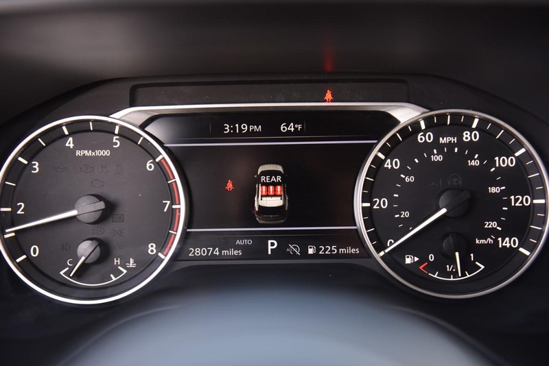 Nissan Rogue Vehicle Image 11