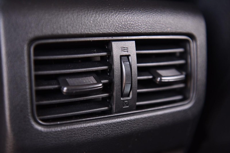 Nissan Rogue Vehicle Image 21