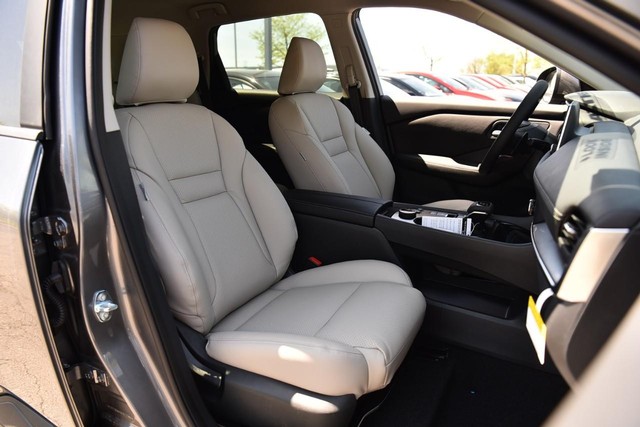 Nissan Rogue Vehicle Image 20