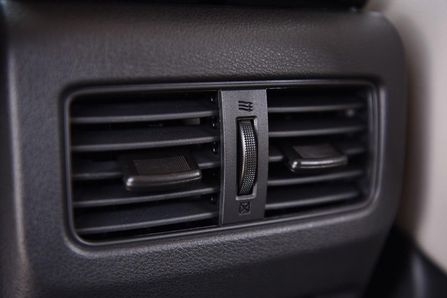 Nissan Rogue Vehicle Image 22