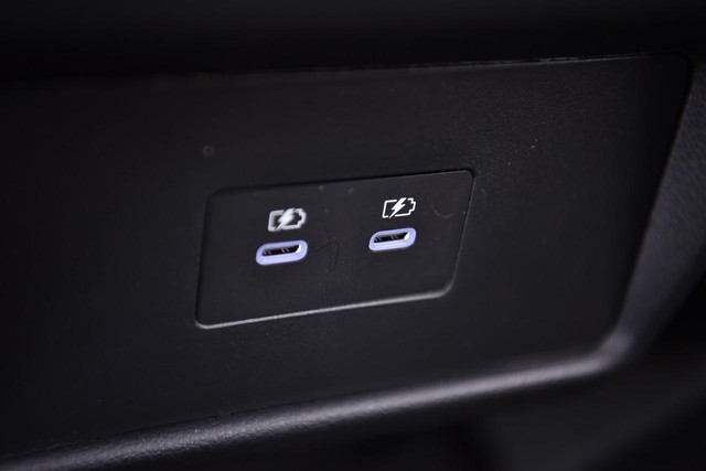 Nissan Rogue Vehicle Image 23