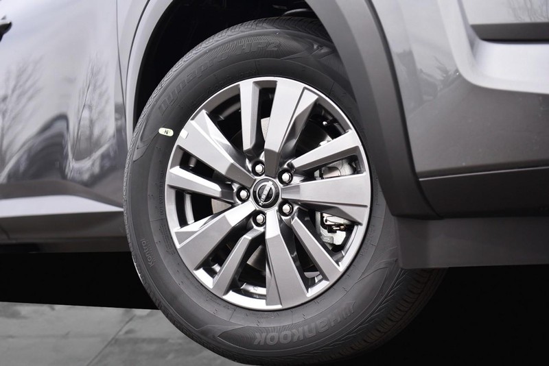 Nissan Pathfinder Vehicle Image 03