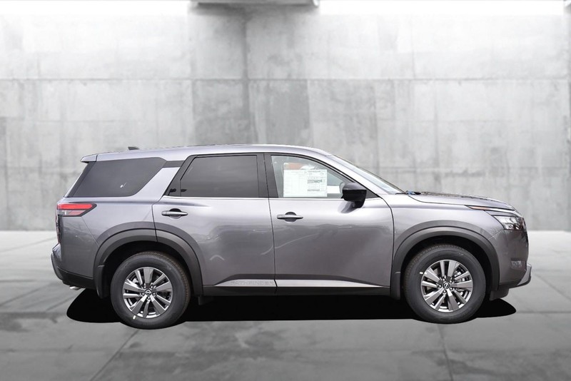 Nissan Pathfinder Vehicle Image 05
