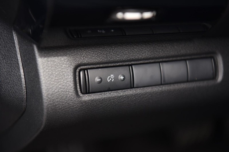 Nissan Pathfinder Vehicle Image 10